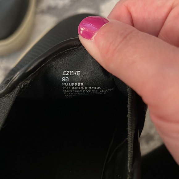 Steve Madden Ezeke perforated leather sneakers, black, size 9, pre-loved! - Picture 5 of 5